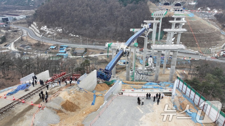 28日，相關組織在首爾 - 塞東高速公路第9部分共同鼓舞人心，Seoyun-Myeon，Anseong-Si，Gyeonggi-do。（CO-報告）2025.2.28/news1ⓒnews1 Kim Young -Un
