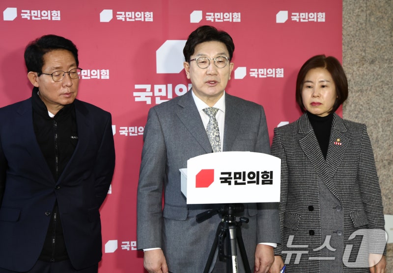 "내년 <b>의대 정원 3058명</b>, 증원 전으로"…당정 교육정상화 '한뜻'(종합)