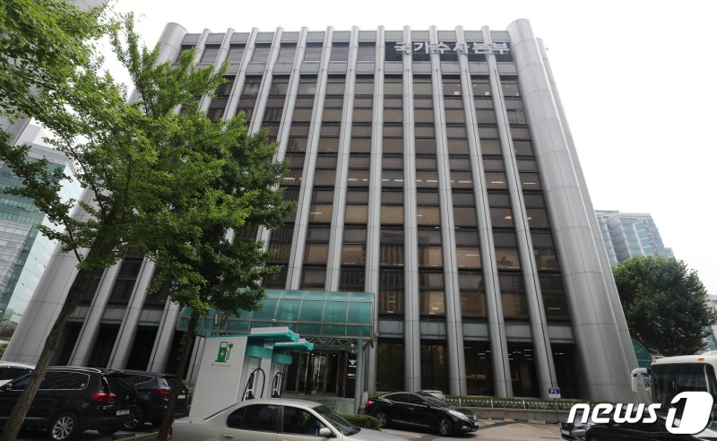 '<b>대마</b> 수수 미수 혐의' <b>이철규 아들</b>에 <b>대마</b> 제공 혐의자 검거