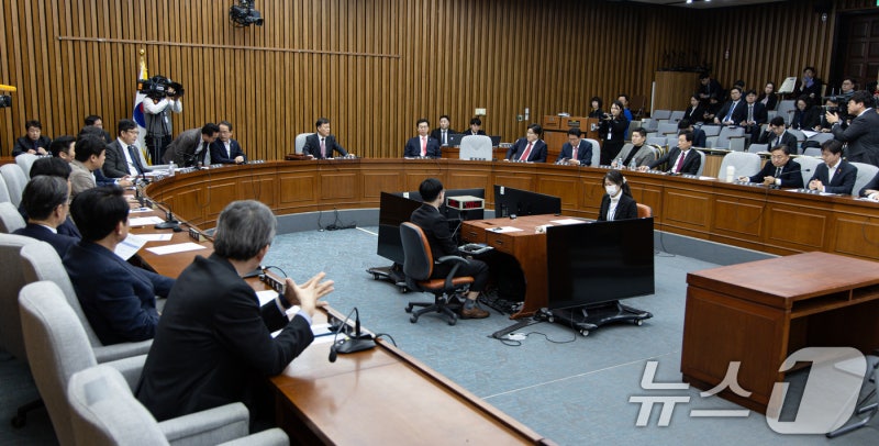국회, 홈플러스 사태 현안질의…김병주 <b>MBK</b> 회장은 불출석