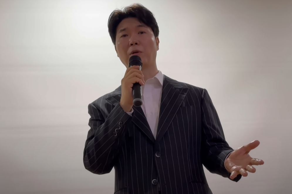 <b>박수홍</b> "고생하는 엄마 위해 돈 벌었는데…<b>가족</b>에 버림받고 매일 절벽 ...
