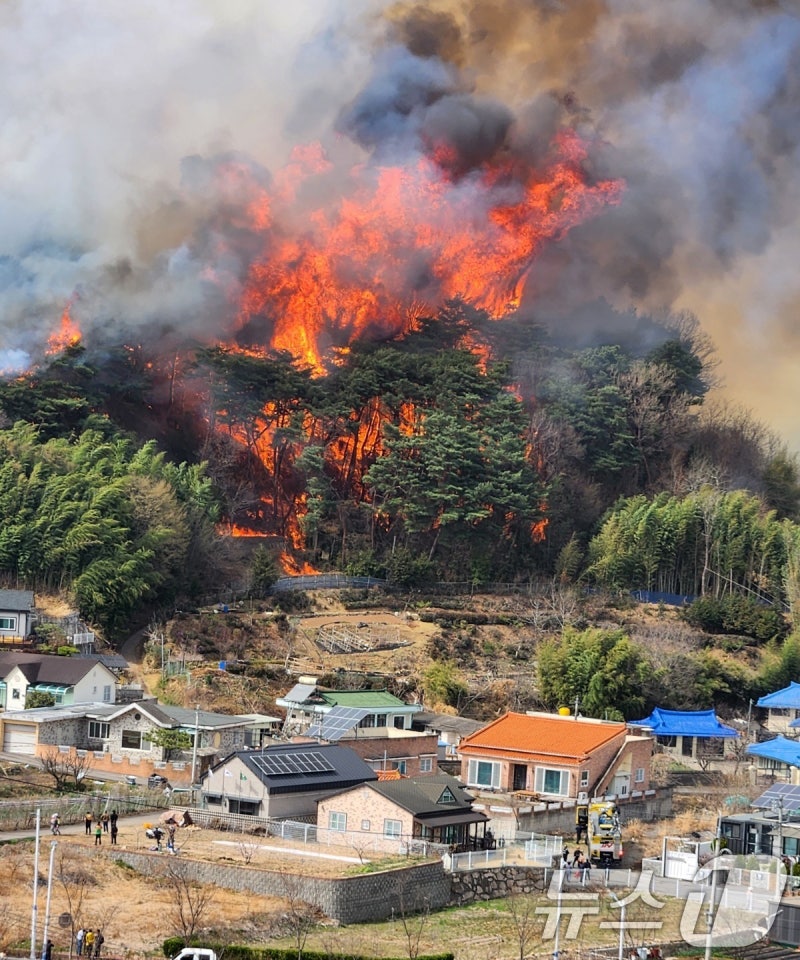 <b>울주 언양 산불</b> 29시간 만에 <b>완진</b>…산림 63 소실