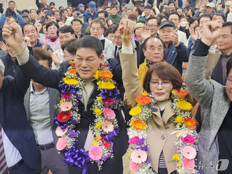 '조국혁신당 1호 단체장' <b>정철원 담양군수 당선</b> '대이변'