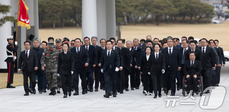 <b>유정복</b> 인천시장 '<b>대권 도전</b>'