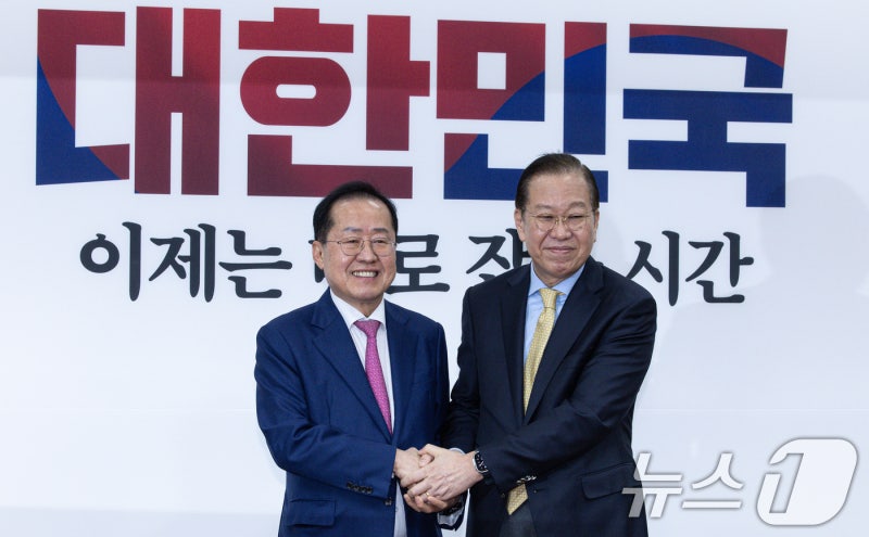 <b>홍준표</b>, 출마 선언 앞두고 <b>권영세</b>·권성동 <b>면담</b>…"꼭 승리"