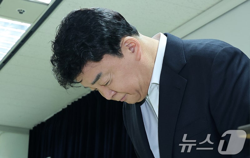 "이제, 다 바꾸겠다"…<b>더본코리아</b>, 조직 <b>쇄신</b> "필사의 각오로 혁신"