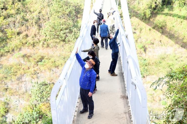 새벽 광주 <b>제석산 구름다리</b>서 또 <b>추락사</b>…2017년부터 7명 사망