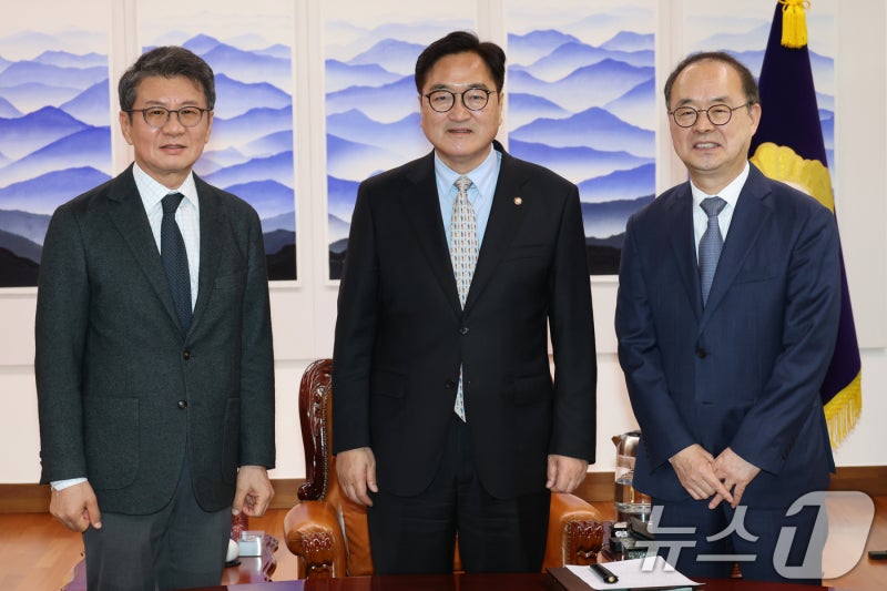 <b>우원식</b> 의장, <b>정몽규</b> 축구협회장 접견