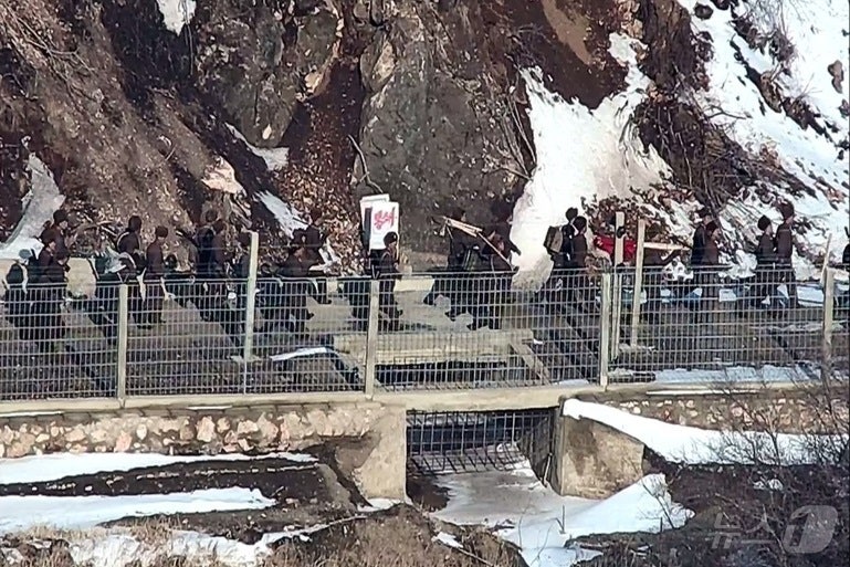 <b>중부전선 GP</b>서 <b>기관총 오발</b> 사고…"북측에 즉시 안내방송"
