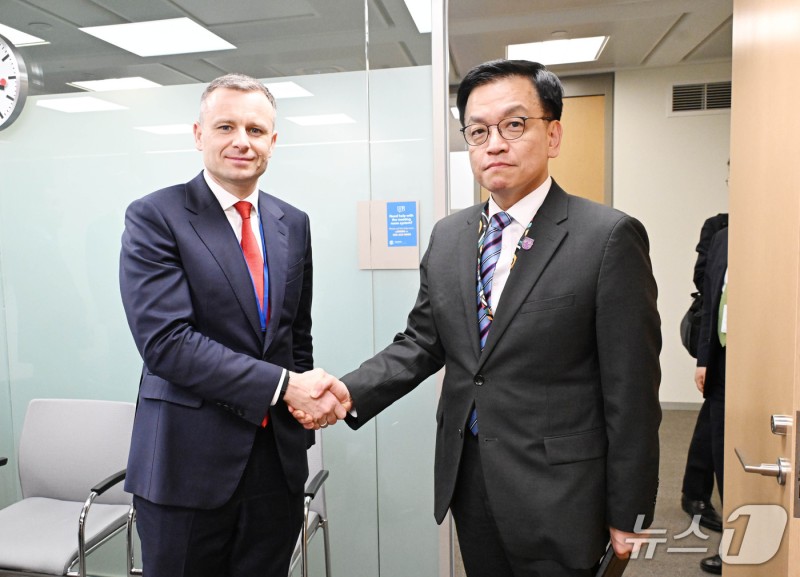 <b>최상목</b> "무역 긴장·정책 불확실성 대응 위한 IMF 역할 중요"