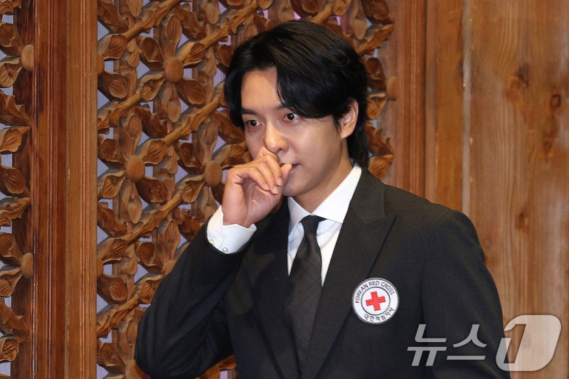 <b>이승기 장인</b>, 퀀타피아 <b>주가조작</b> 혐의로 <b>구속</b>…"시세 조종해 140억 편취...