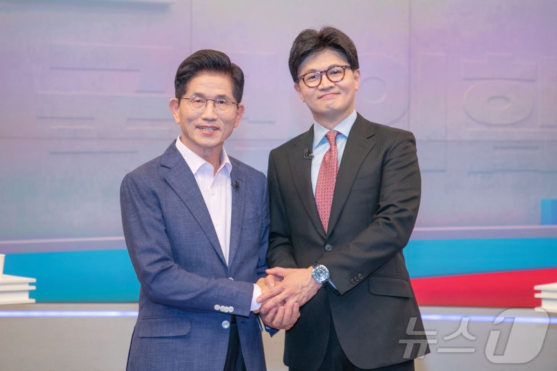 국힘 후보 된 직후 '韓 <b>단일화</b>' 묻자…<b>김문수</b> '' <b>한동훈</b> ''