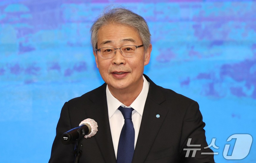 임종룡 우리금융그룹 회장이 13일 오전 서울 종로구 한국금융연수원에서 열린 사외이사 양성 및 역량 강화를 위한 업무협약식에서 인사말을 하고 있다.2025.2.13/뉴스1 ⓒ News1 장수영 기자