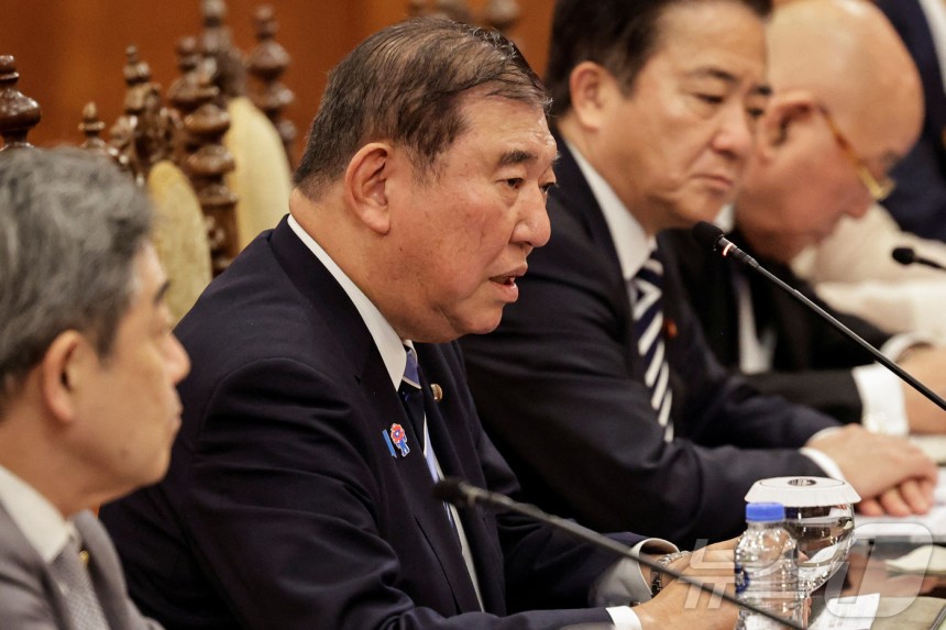 이시바 시게루 일본 총리가 29일(현지시간) 마닐라 말라카냥 궁을 방문해 페르디난드 마르코스 필리핀 대통령과 회담을 하고 있다.2025.04.30 ⓒ 로이터=뉴스1 ⓒ News1 우동명 기자