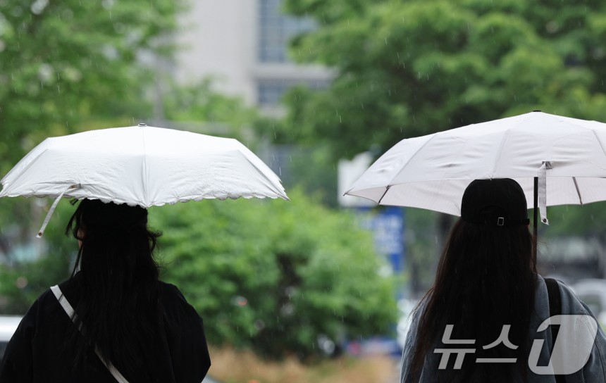 6일 대구와 경북지역은 가끔 비가 내리는 가운데 낮 기온 17도 안팎의 분포를 보이겠다.뉴스1 ⓒ News1 자료 사진