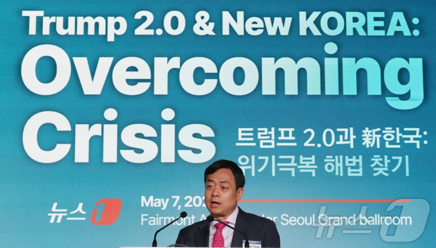 왕이웨이 런민대학교 국제관계연구소장이 7일 서울 여의도 페어몬트 호텔에서 열린 뉴스1 미래포럼에서 기조연설을 하고 있다‘트럼프 2.0과 新한국:위기 극복 해법 찾기’를 주제로 열린 이번 포럼은 뉴스1 주최로 열렸
