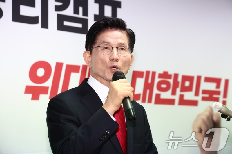<b>김문수</b>, 11일 전 <b>단일화 반대</b>…"강압적 <b>단일화</b>는 공멸"(종합)