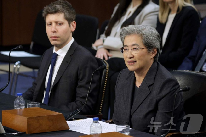 샘 올트먼 오픈AI CEO,리사 수 AMD CEO ⓒ AFP=뉴스1