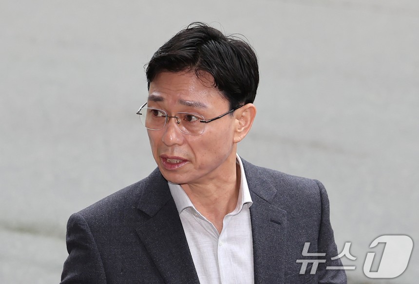 채상병 사망 수사 외압 의혹을 받는 임성근 전 해병대 1사단장이 9일 오전 정부과천청사 고위공직자범죄수사처로 포렌식 참관을 위해 출석하고 있다.2025.5.9/뉴스1 ⓒ News1 장수영 기자