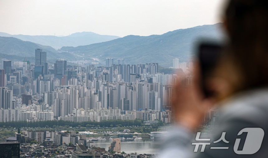 서울 시내의 아파트 단지.2025.5.6/뉴스1 ⓒ News1 이승배 기자