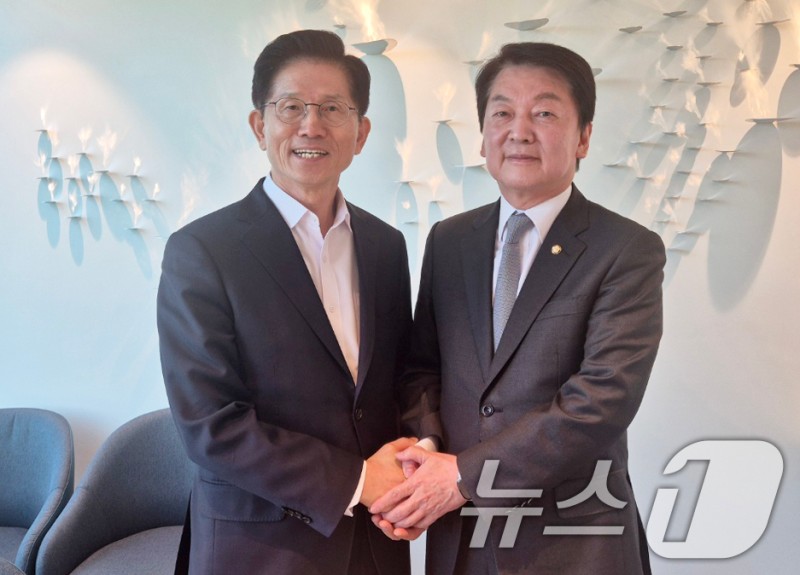 <b>안철수</b> "당 <b>지도부 퇴진</b>해야…<b>한덕수</b>·윤석열 함께 탈당"