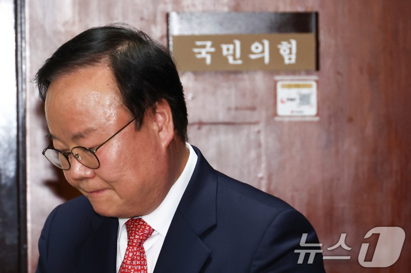 <b>김문수</b>-<b>한덕수</b> 측, <b>단일화</b> 실무 <b>협상 결렬</b>…여론조사 이견 못좁혀