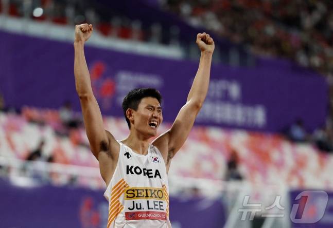 한국 남자 육상, 또 400m 계주 한국 신기록 &apos;38초51&apos;