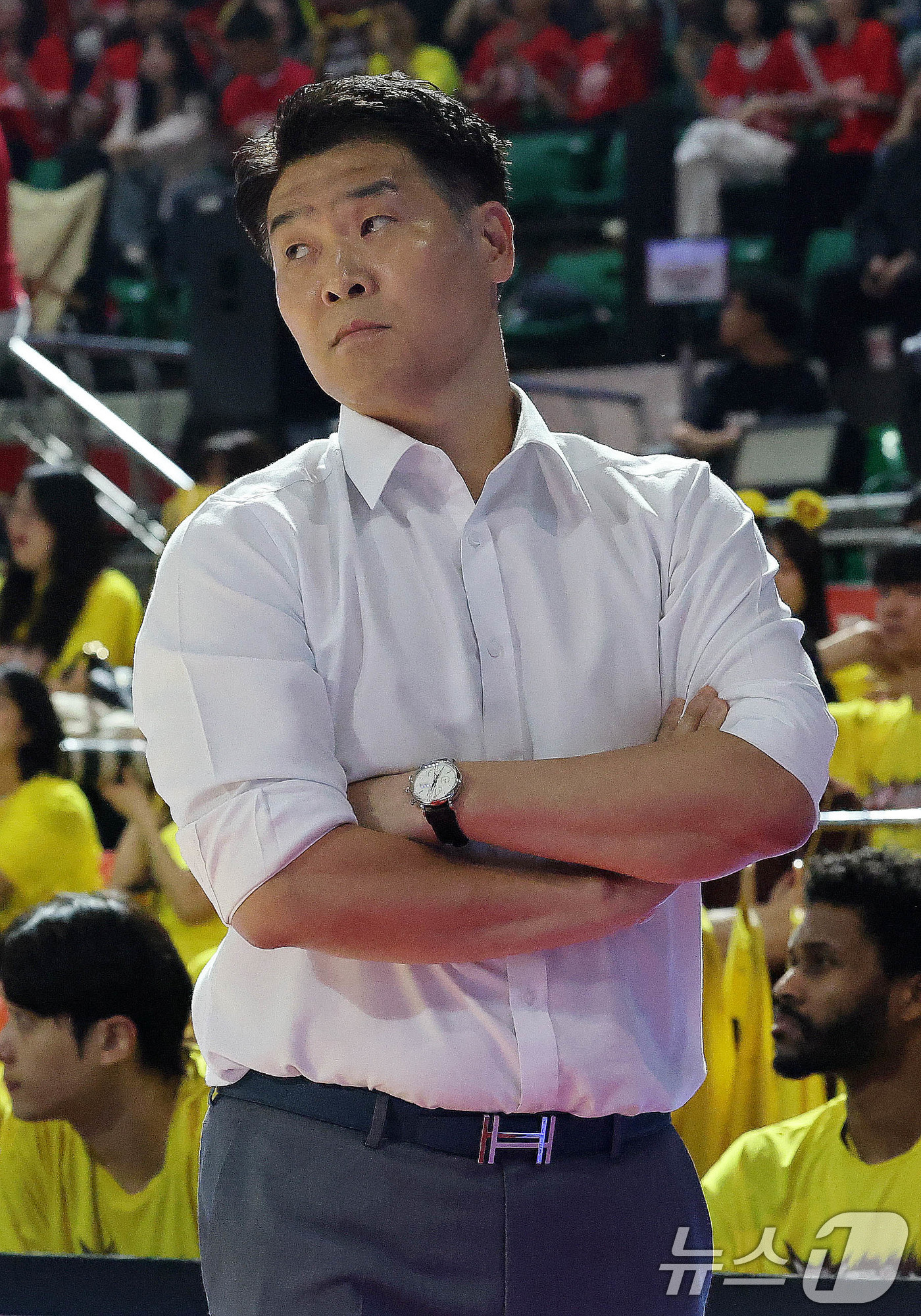 <b>경기</b> 지켜보는 <b>조상현 감독</b>