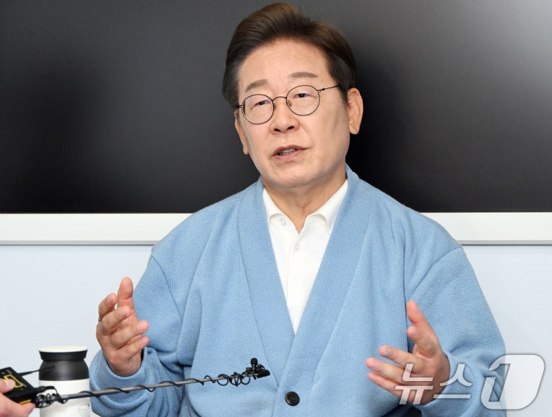 <b>이재명</b> "<b>김상욱</b>, 민주당 <b>입당</b>해 함께하자…전화하겠다"