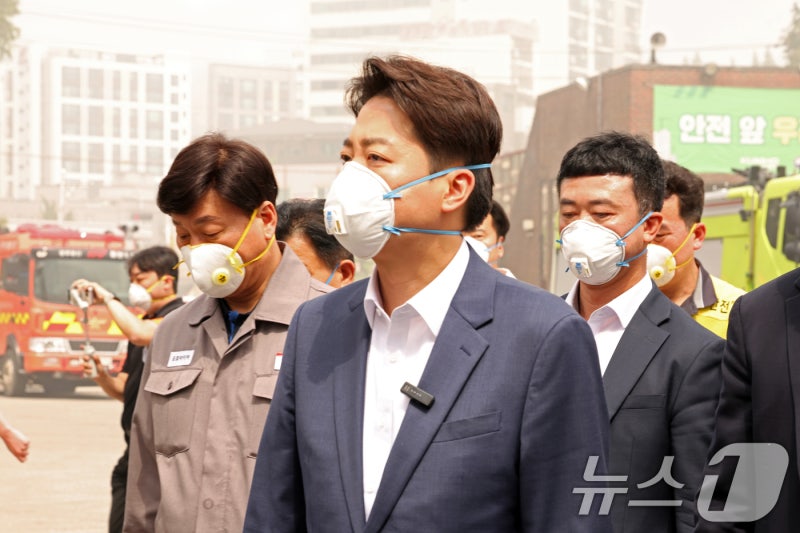 이틀째 <b>광주</b> 찾은 <b>이준석</b>…"노무현처럼 도전한 제가 적임자"(종합)