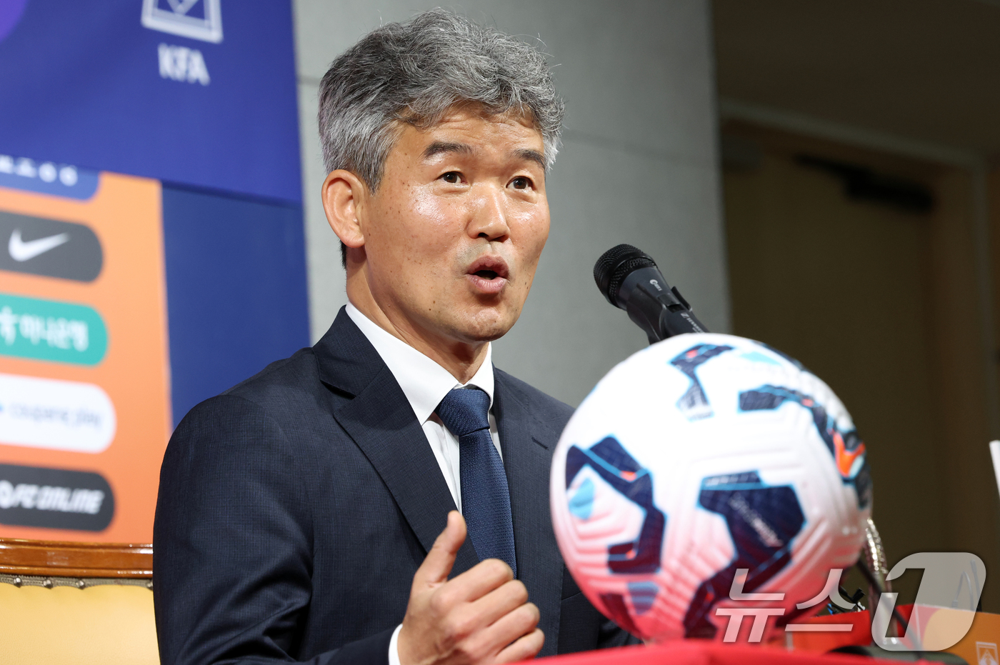 발언하는 대한<b>축구협회</b> 제55대 <b>집행부</b> 김승희 전무이사