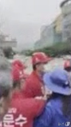 '출근길 아침인사' 하던 민주당·국민의힘 선거<b>운동원</b>들 '충돌'