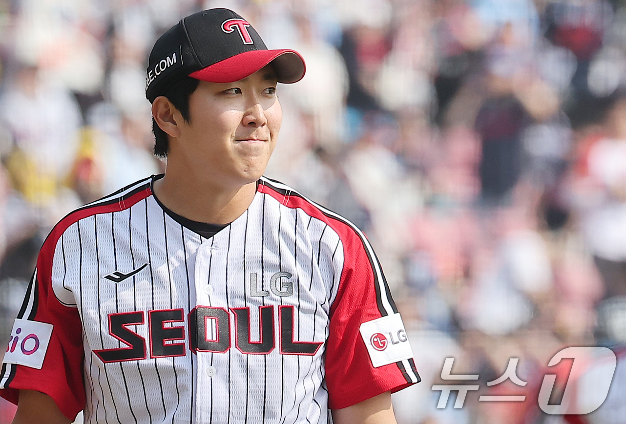 선두 LG, SSG 3-2 제압…<b>염경엽 감독</b> 역대 12번째 600승