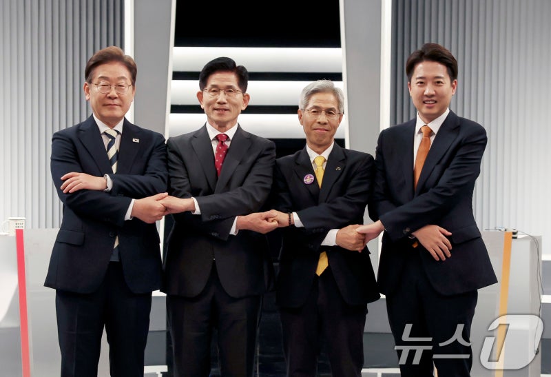 <b>이재명</b> "마구잡이 조작 기소" <b>김문수</b> "인륜 저버린 부패 공직자"(종합)