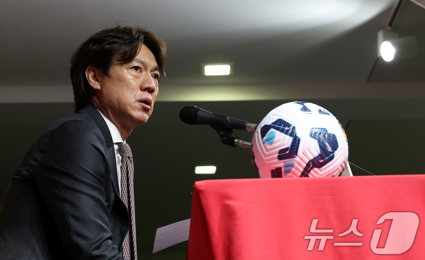 홍명보, <b>2026</b> 북중미 <b>월드컵</b> 아시아지역 3차예선 축구대표팀 명단 발표