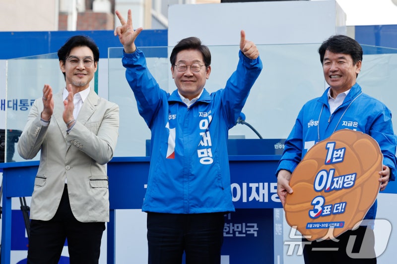 민주 '<b>대법관</b> 100명 <b>증원법</b>' <b>철회</b>…이재명 "지시한 적 없다"(종합)