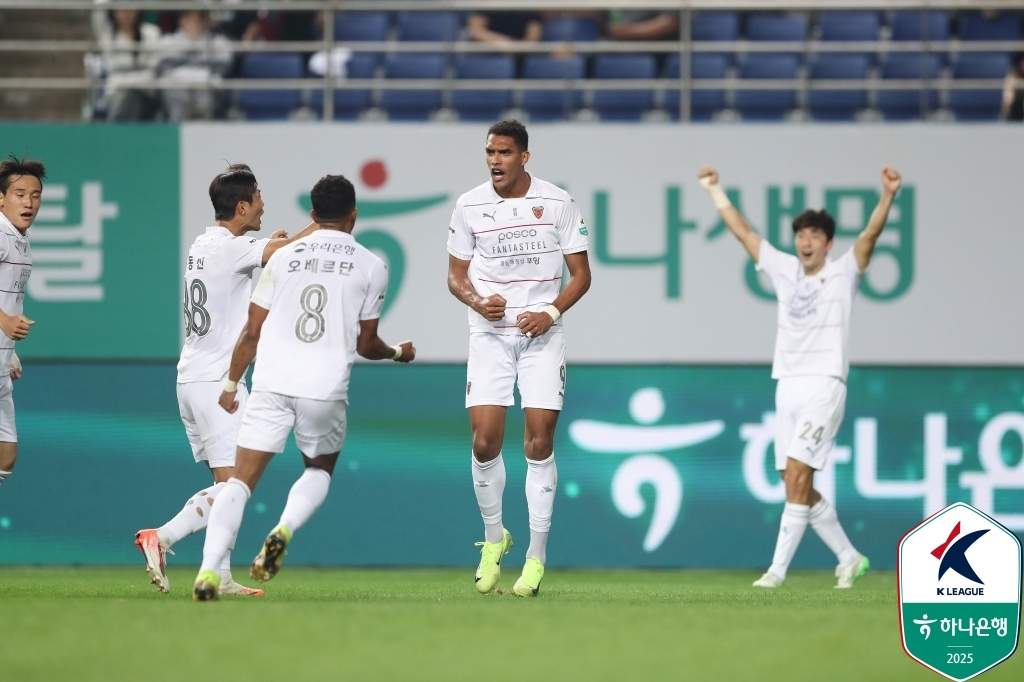 <b>전진우</b>, A대표팀 소집 자축포…전북, 대구 완파하고 선두 도약