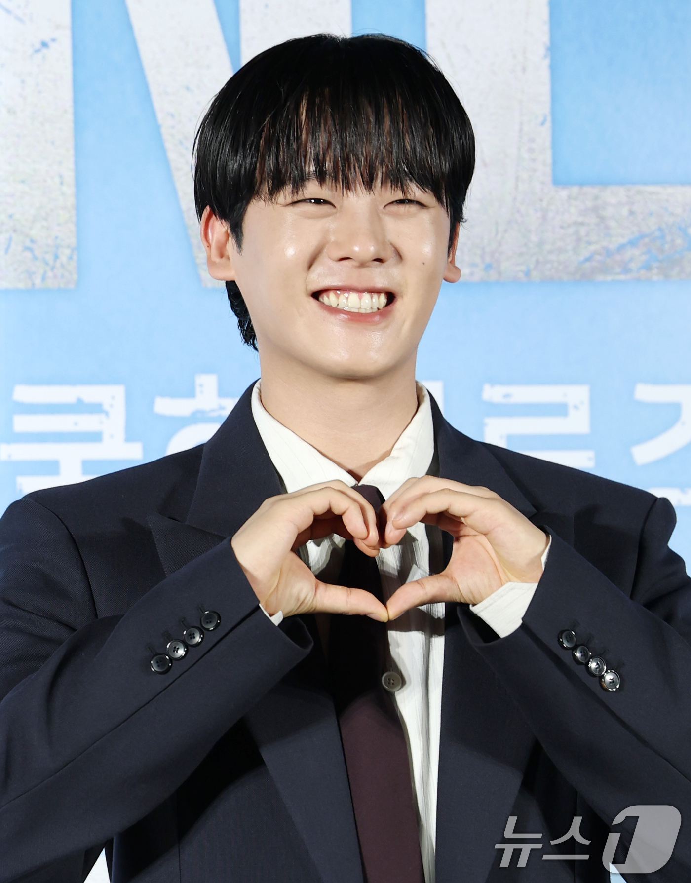 '<b>하이스쿨</b>' <b>이정하</b> "하늘 아닌 지상에서 하는 액션, 재밌었다"