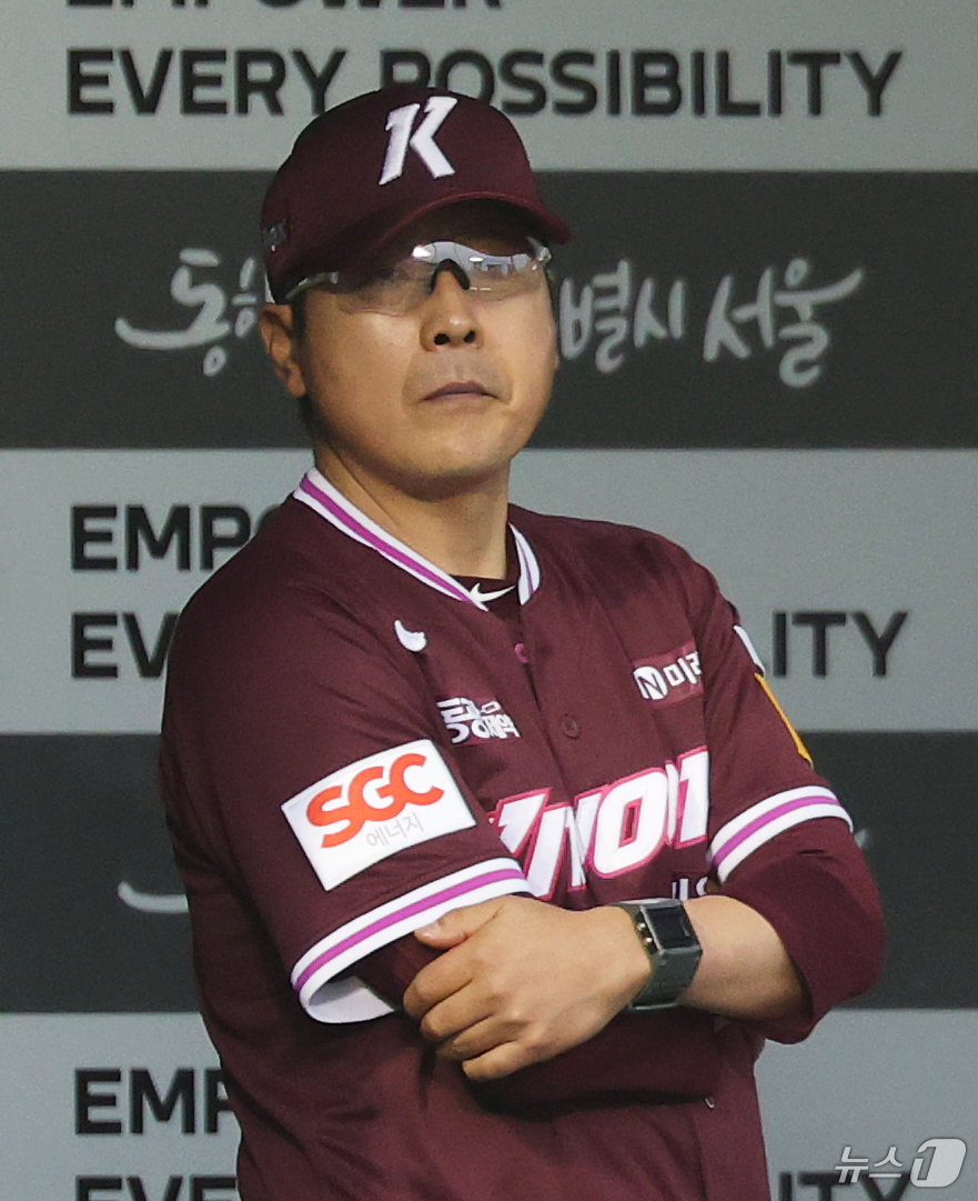 <b>한화</b>, LG 잡고 2.5경기 차 추격…키움 월간 최다 21패(종합)