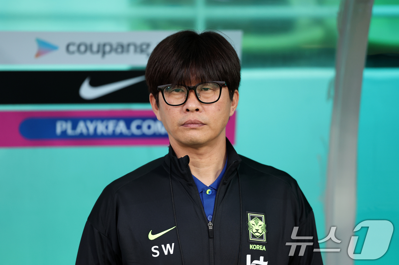 국내서 첫 선 보인 <b>신상우 감독</b> "발전 <b>가능성</b> 봤지만 시간 더 필요"
