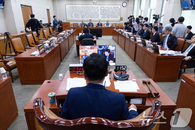 이재명 대통령 첫날…민주, <b>대법관 증원</b>법 법사위 처리 방침