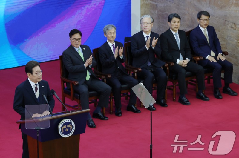 이주호, <b>이재명</b> 대통령에게 전체 국무위원 사의 표명