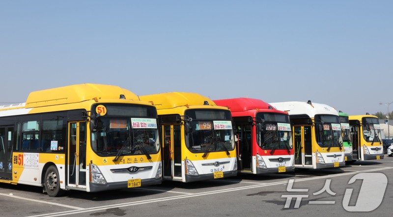 광주 <b>시내버스</b> 노사 교섭 결렬…11년 만에 총<b>파업 돌입</b>