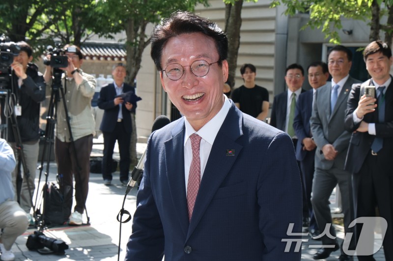 <b>김민석 총리 후보</b>자 "제2의 IMF 상황, 첫째도 둘째도 셋째도 민생"