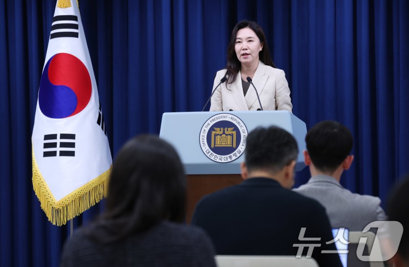 <b>이승엽</b> 지명설에 野 "집사 변호사"…대통령실 "이해 안돼" (종합)