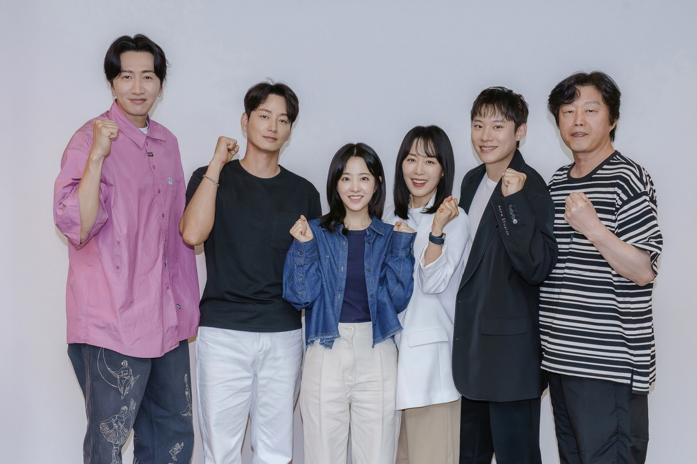 잘나가는 <b>박보영</b>·<b>김성철</b> 디즈니+ '<b>골드랜드</b>' 주인공