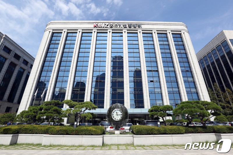 "<b>이재명 대통령</b>, 중소기업 살리려면 中企와 <b>소통</b>부터 해야"