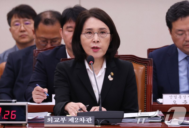 <b>강인선</b> <b>차관</b> '답변'