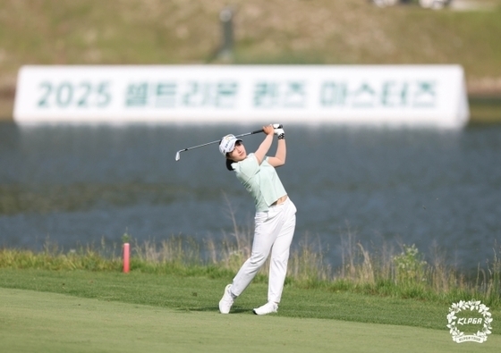 '2년차' 이동은·'루키' 김시현, <b>한국여자오픈</b> 3R <b>공동선두</b>…첫승 도전