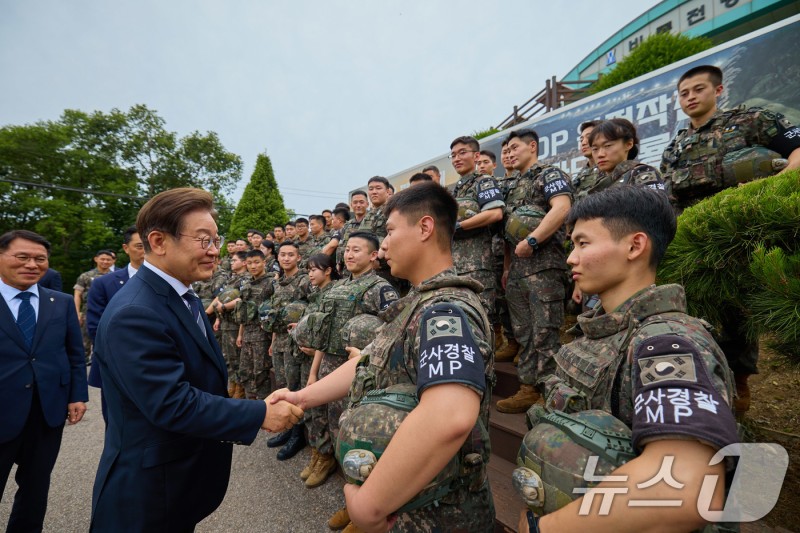 李대통령, <b>대북전단 살포</b> 사후 <b>처벌</b> 대책 지시 "정부 신속 대처"(종합)